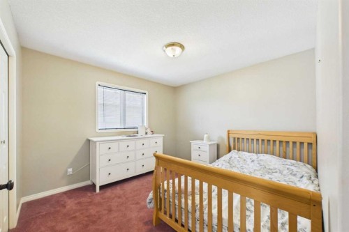 32 Lakes Close, Lacombe, AB 