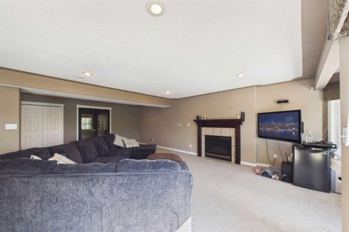 32 Lakes Close, Lacombe, AB 