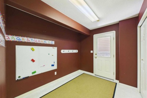 32 Lakes Close, Lacombe, AB 