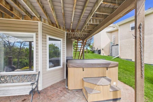 32 Lakes Close, Lacombe, AB 
