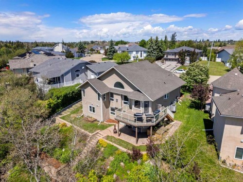 32 Lakes Close, Lacombe, AB 