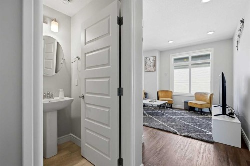 610-10060 46 Street Ne, Calgary, AB - Indoor Photo Showing Bathroom