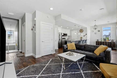 610-10060 46 Street Ne, Calgary, AB - Indoor Photo Showing Living Room