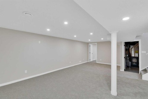 811 Seattle Drive Sw, Calgary, AB 