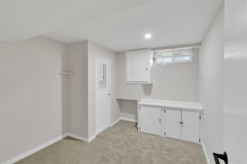 811 Seattle Drive Sw, Calgary, AB 