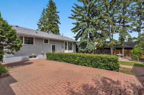 811 Seattle Drive Sw, Calgary, AB 