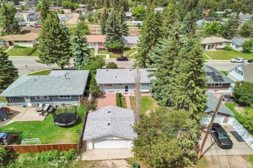 811 Seattle Drive Sw, Calgary, AB 