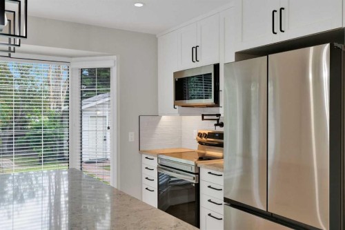 811 Seattle Drive Sw, Calgary, AB 