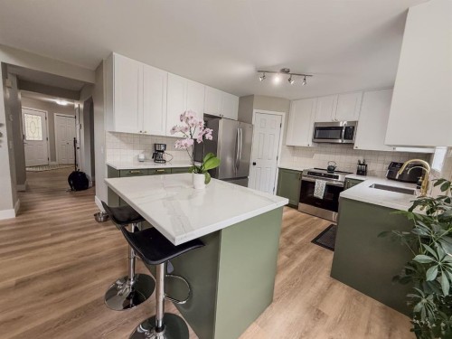1749 Douglas Glen Grove Se, Calgary, AB 