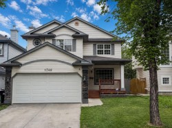 1749 Douglas Glen Grove SE Calgary, AB T2Z 3A5