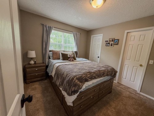 1749 Douglas Glen Grove Se, Calgary, AB 