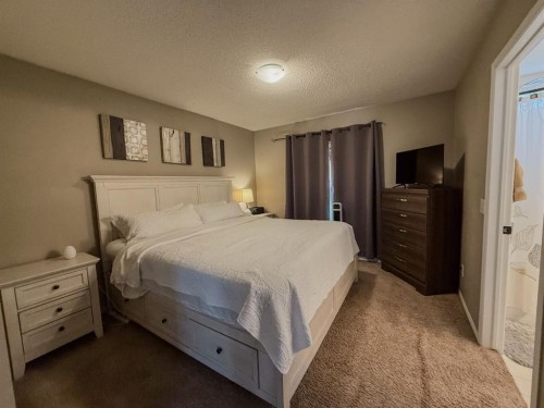 1749 Douglas Glen Grove Se, Calgary, AB 