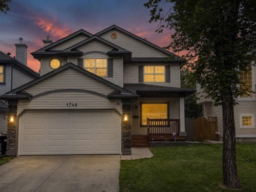 1749 Douglas Glen Grove Se, Calgary, AB 