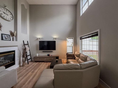 1749 Douglas Glen Grove Se, Calgary, AB 