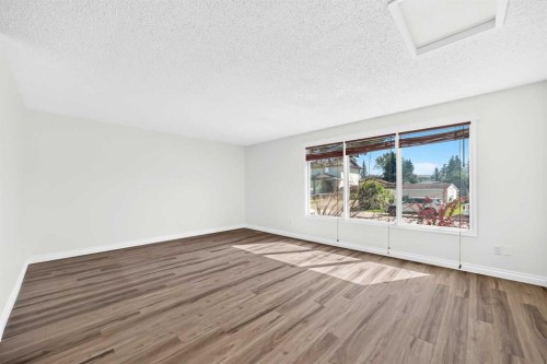 91 Cedarwood Hill Sw, Calgary, AB - Indoor