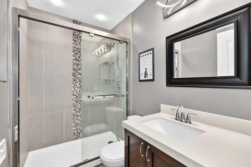 91 Cedarwood Hill Sw, Calgary, AB - Indoor Photo Showing Bathroom