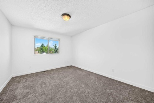 91 Cedarwood Hill Sw, Calgary, AB - Indoor Photo Showing Other Room