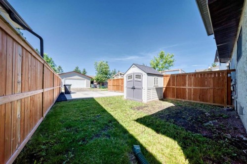 91 Cedarwood Hill Sw, Calgary, AB - Outdoor With Exterior