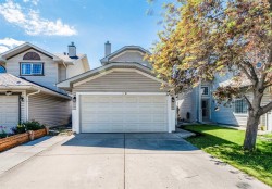 59 Erin Grove SE Calgary, AB T2B 3L1