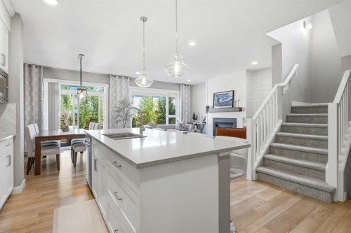 158 Creekstone Passage Sw, Calgary, AB 