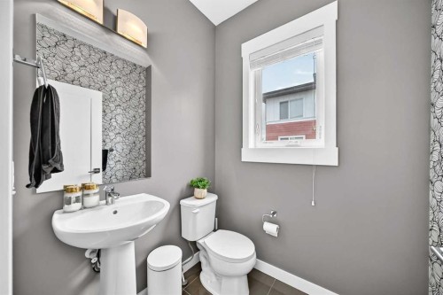 30-111 Rainbow Falls Gate, Chestermere, AB 