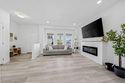 170 Magnolia Square Se, Calgary, AB 