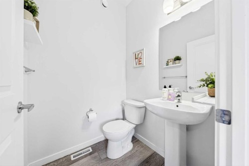 170 Magnolia Square Se, Calgary, AB 