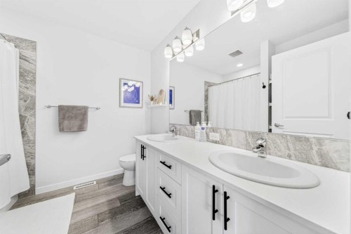 170 Magnolia Square Se, Calgary, AB 