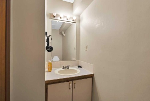 1727 12 Avenue Sw, Calgary, AB 
