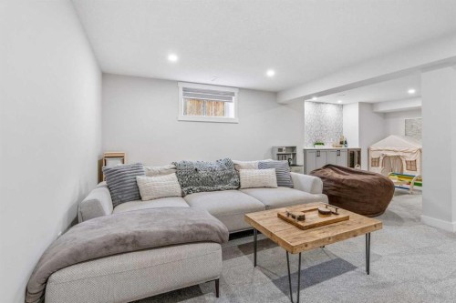 38 Cranleigh Common Se, Calgary, AB 