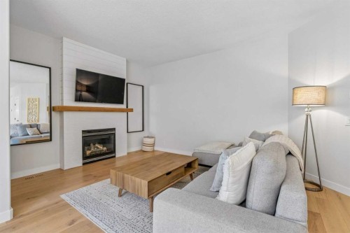 38 Cranleigh Common Se, Calgary, AB 