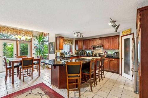 27 Valley Creek Bay Nw, Calgary, AB 