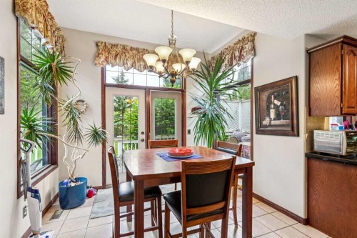 27 Valley Creek Bay Nw, Calgary, AB 