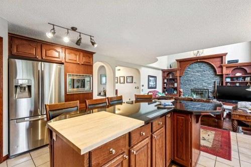 27 Valley Creek Bay Nw, Calgary, AB 