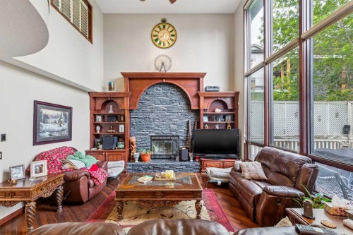 27 Valley Creek Bay Nw, Calgary, AB 