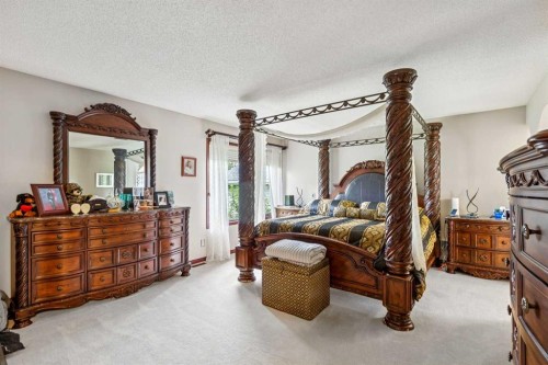 27 Valley Creek Bay Nw, Calgary, AB 