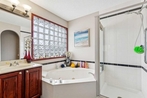 27 Valley Creek Bay Nw, Calgary, AB 