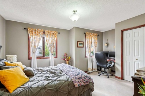 27 Valley Creek Bay Nw, Calgary, AB 