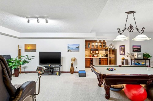 27 Valley Creek Bay Nw, Calgary, AB 