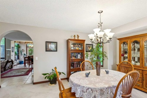 27 Valley Creek Bay Nw, Calgary, AB 