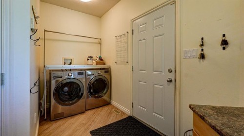 106 Derochie Drive West, Claresholm, AB 