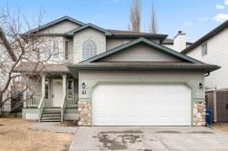 41 Bow Ridge Drive Cochrane, AB T4C 1V5
