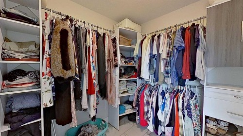 24-33049 Range Road 12, Rural Mountain View County, AB - Indoor With Storage