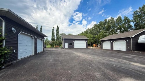 24-33049 Range Road 12, Rural Mountain View County, AB - Outdoor With Exterior