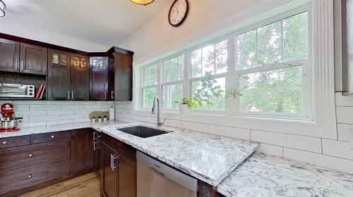 24-33049 Range Road 12, Rural Mountain View County, AB - Indoor Photo Showing Kitchen