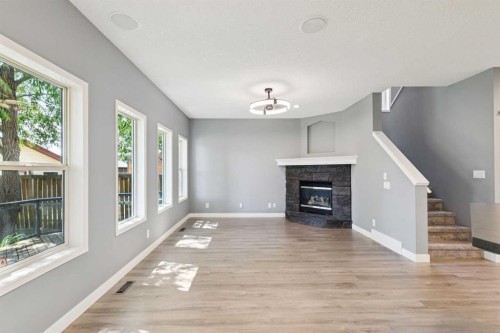 137 Prestwick Mews Se, Calgary, AB 