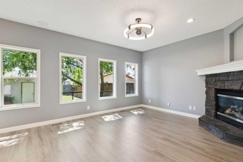 137 Prestwick Mews Se, Calgary, AB 