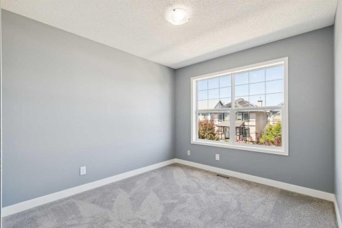 137 Prestwick Mews Se, Calgary, AB 