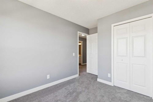 137 Prestwick Mews Se, Calgary, AB 