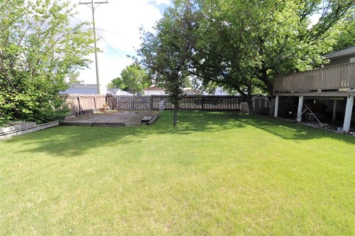121 Park Crescent, Stavely, AB 